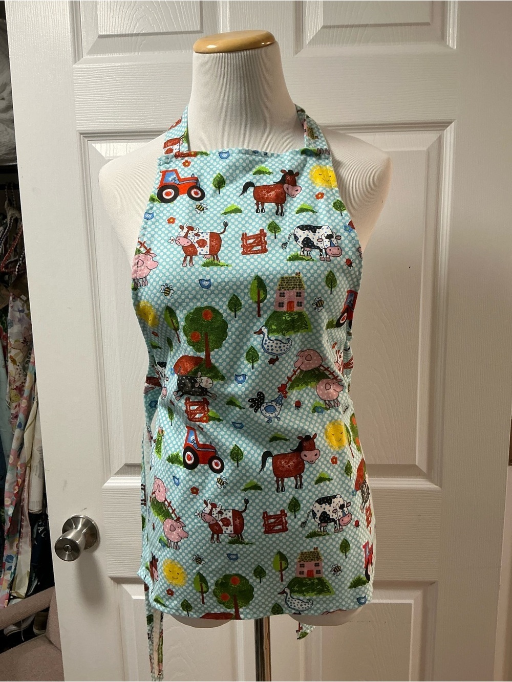 2004 - Farm Animal Print Apron in Light Blue - Picture 2 of 2